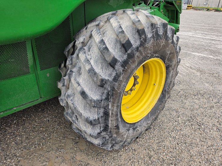 2006-john-deere-9560-sts-image-25