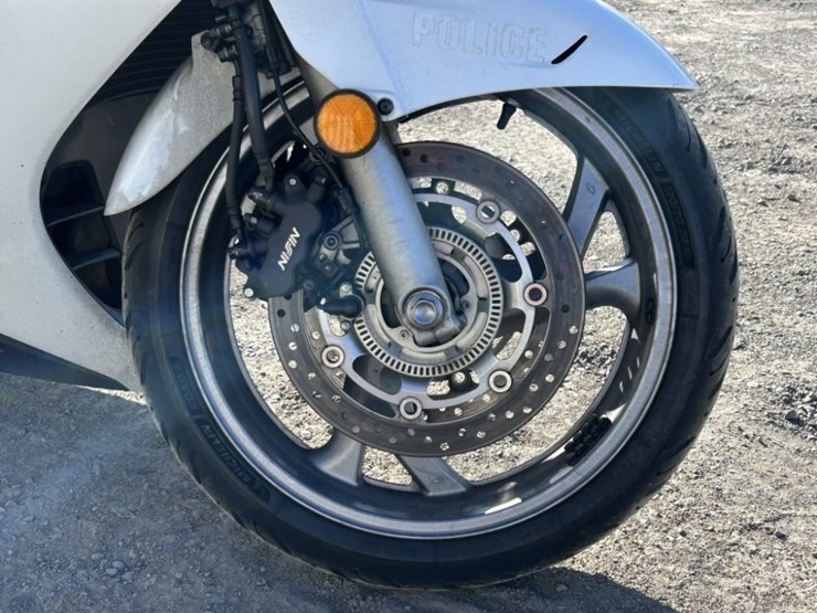 2012-honda-st1300-motorcycle-image-15