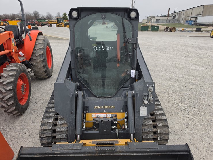 2023-deere-317g-image-4