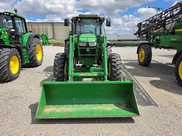 2014-john-deere-6140d-image-2