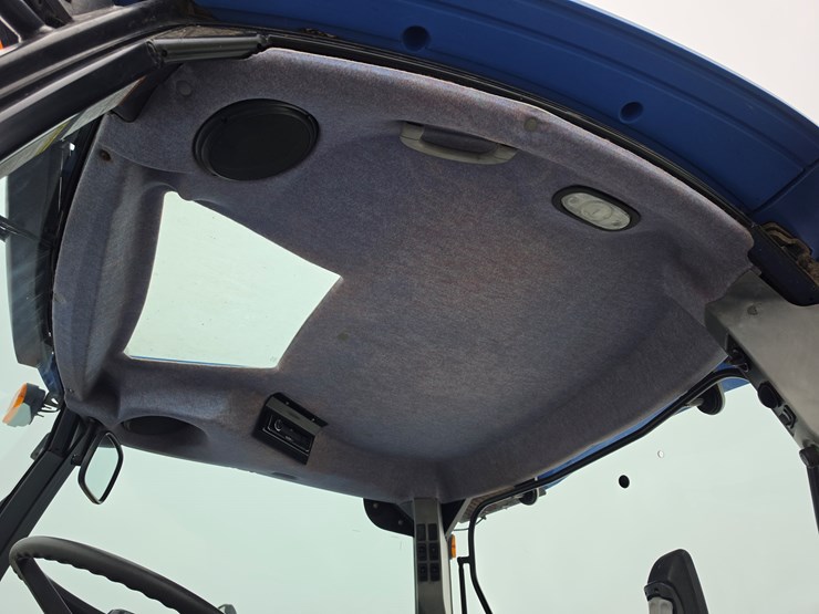 2006-new-holland-ts110a-image-11