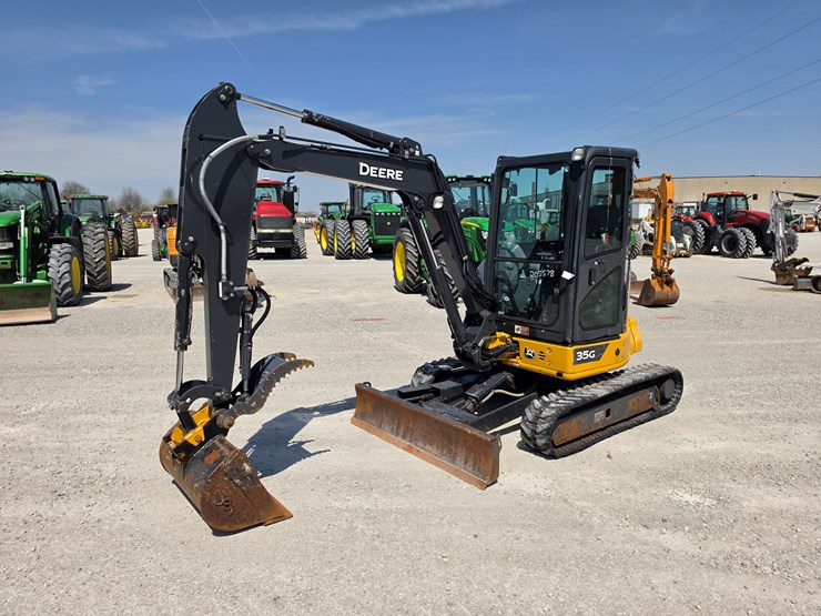 2022-deere-35g-image-1