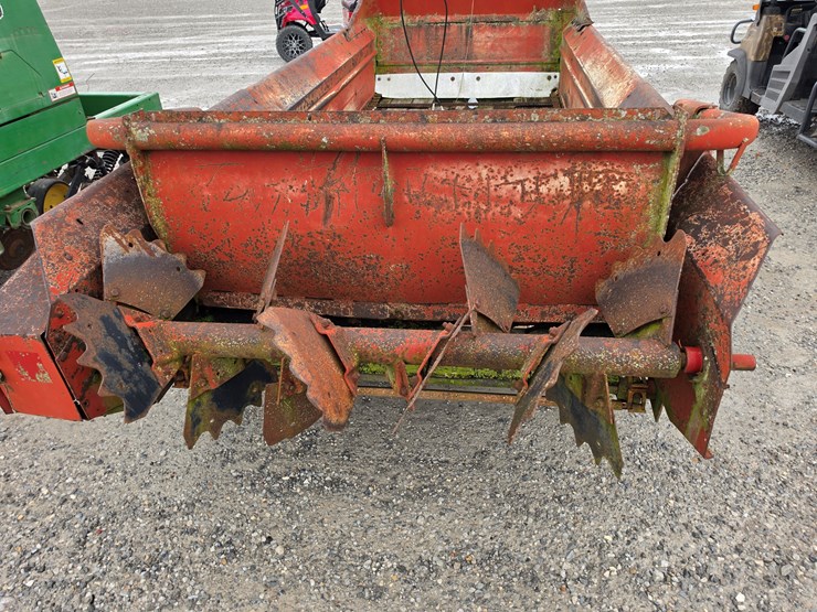 new-holland-520-image-8