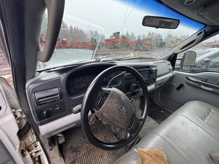 2006-ford-f350-image-18