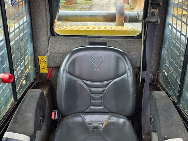 2008-new-holland-c185-image-46