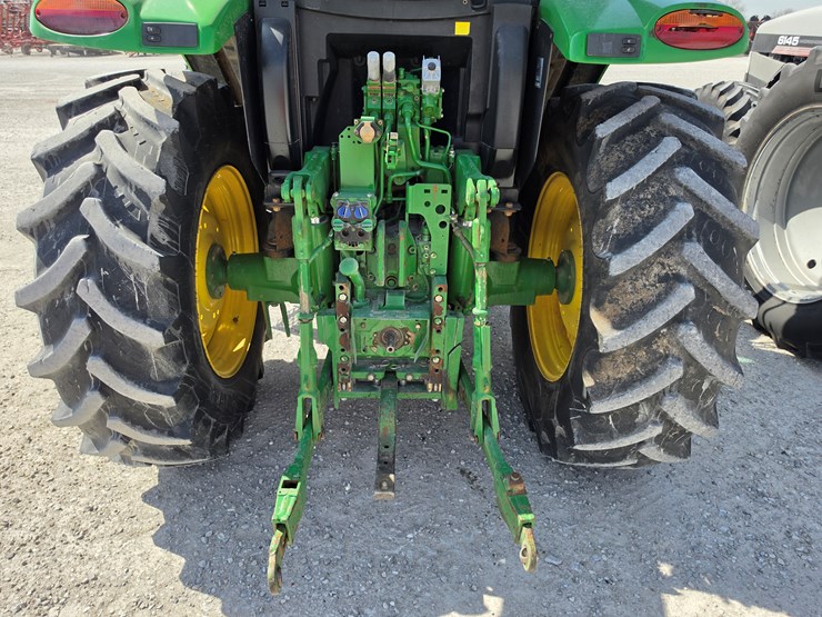 2016-john-deere-6110r-image-18