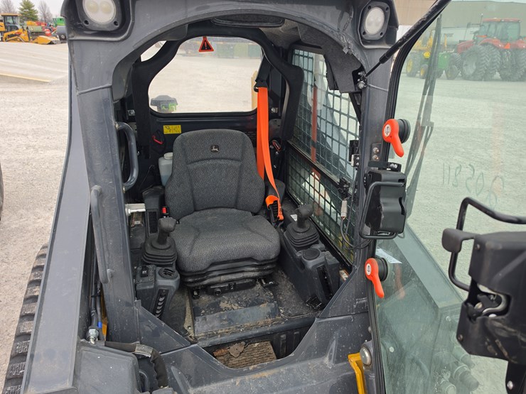 2023-deere-317g-image-7