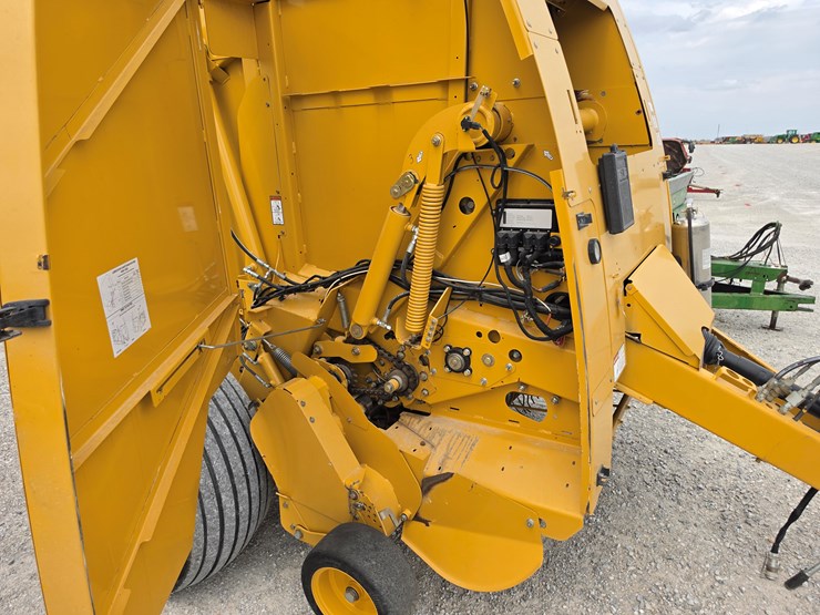 2016-vermeer-604n-image-5