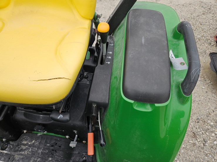 2017-john-deere-3033r-image-6