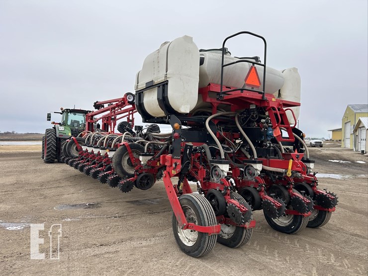 2014-white-9824-image-5