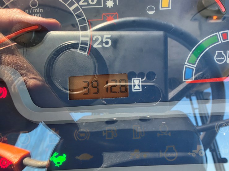 2013-new-holland-ts6.120-image-15