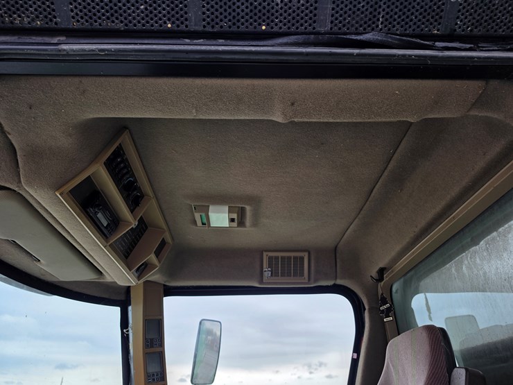 2006-john-deere-9560-sts-image-7