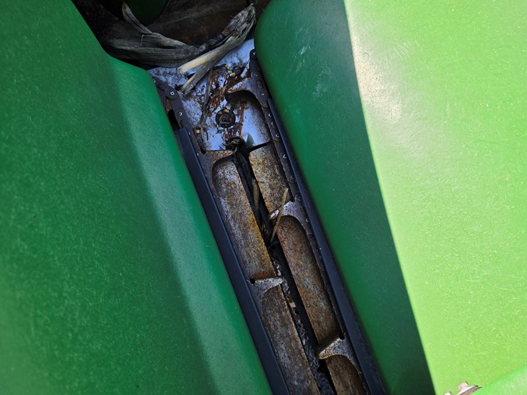 2014-john-deere-608c-image-3