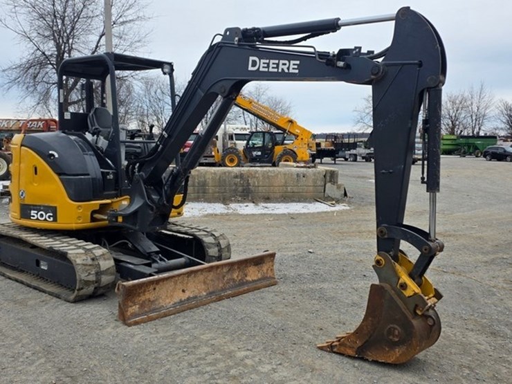 2019-deere-50g-image-2