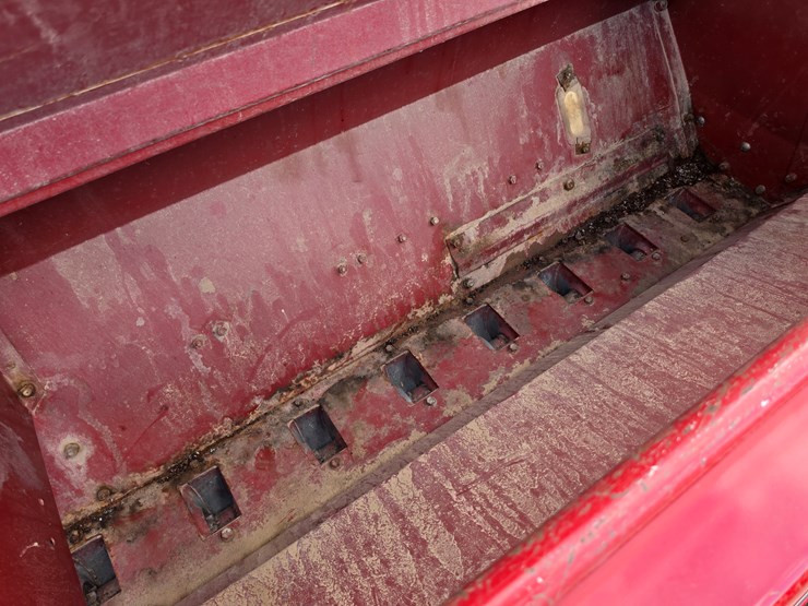 case-ih-5300-image-6