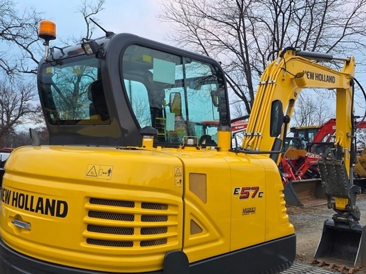 2020-new-holland-e57c-image-22