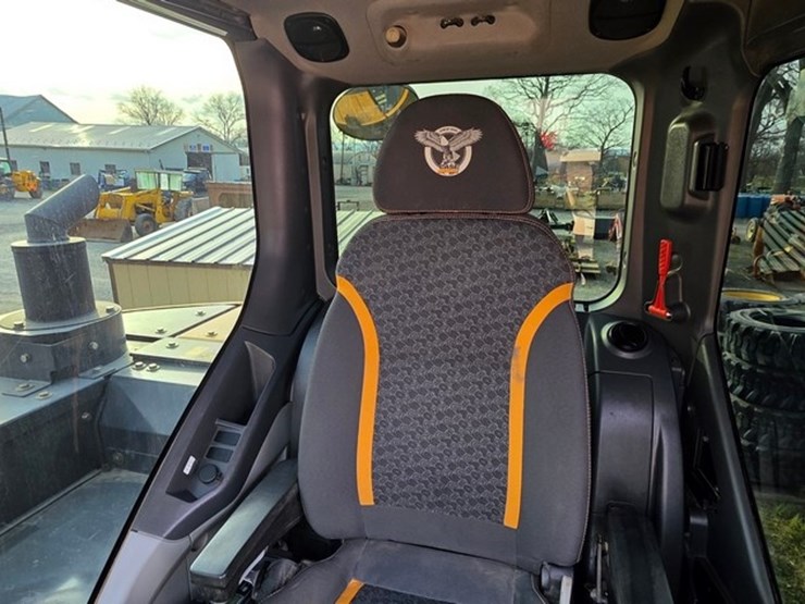 2021-case-cx80c-image-66