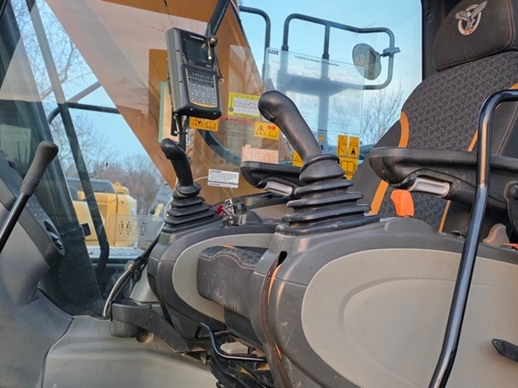 2022-case-cx250d-image-75