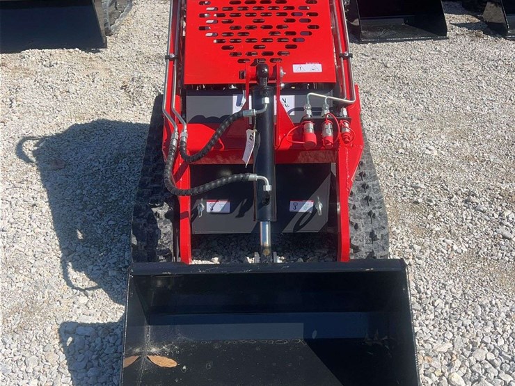 2026-agt-ysrt14-mini-skid-steer-image-2