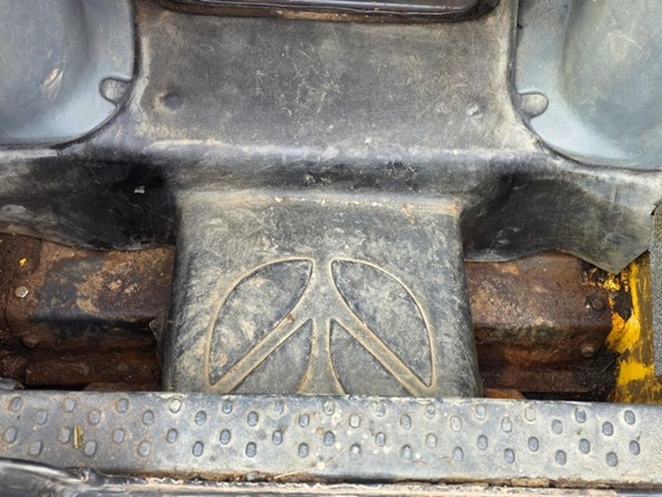 2008-new-holland-c185-image-44