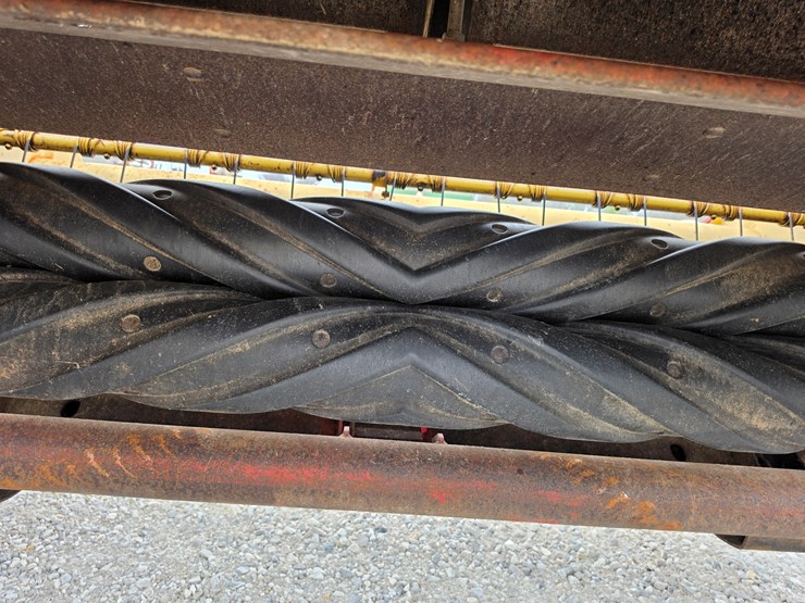 new-holland-474-image-6