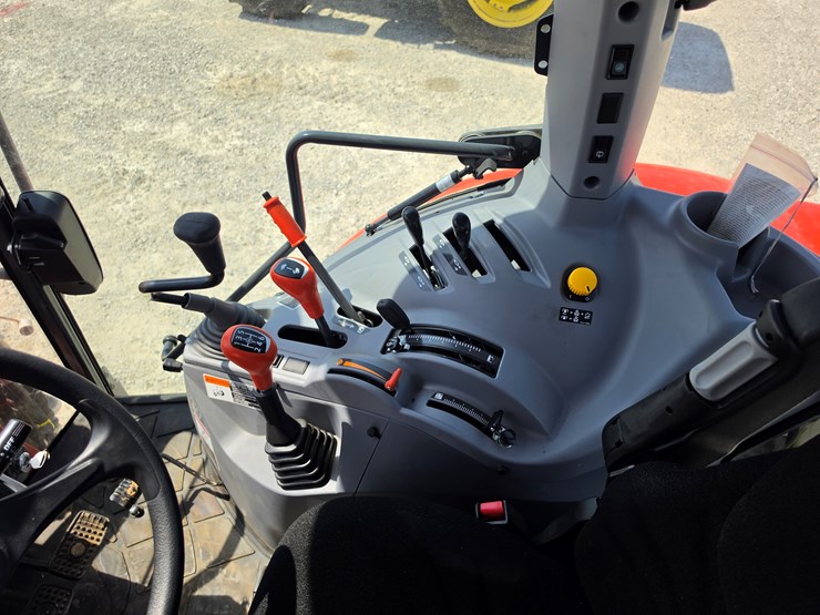 2022-kubota-m5-111-image-18