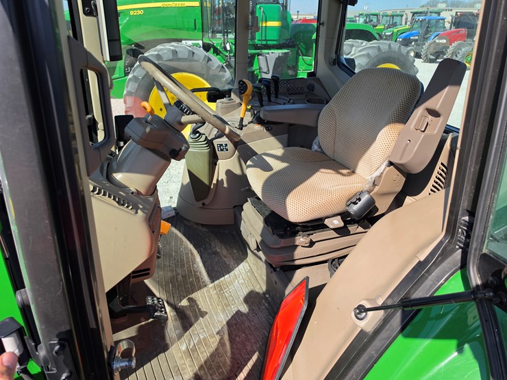 2020-john-deere-6110m-image-6