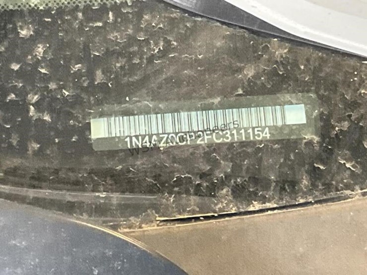 2015-nissan-leaf-s-hatchback-image-15