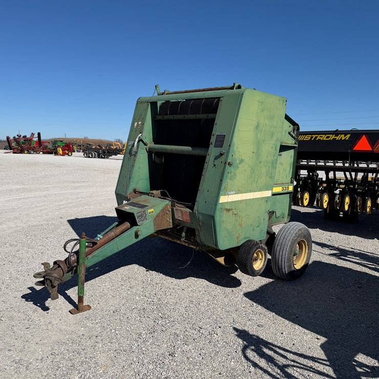JOHN DEERE 335