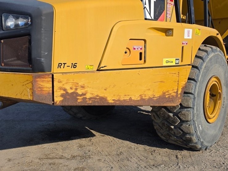 2014-caterpillar-740b-image-6