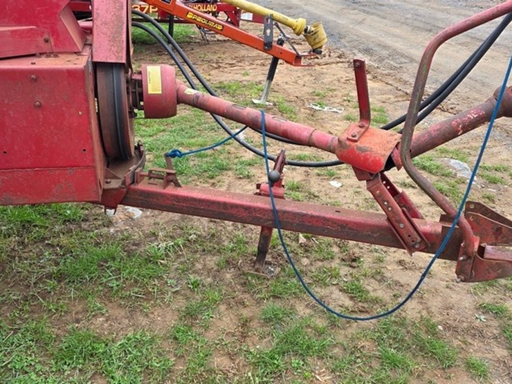 new-holland-273-image-6