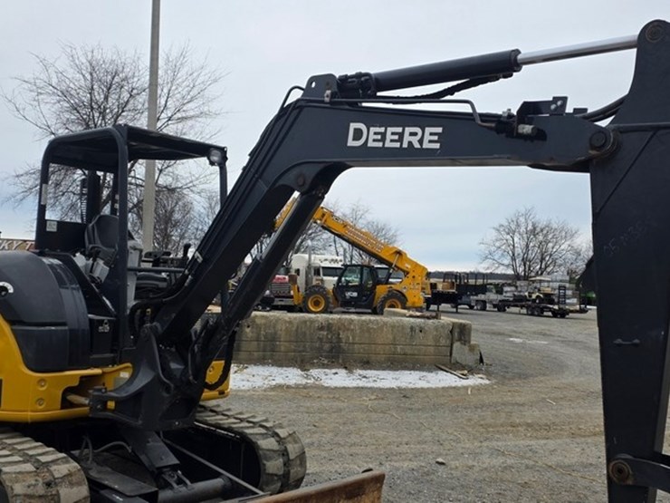 2019-deere-50g-image-45