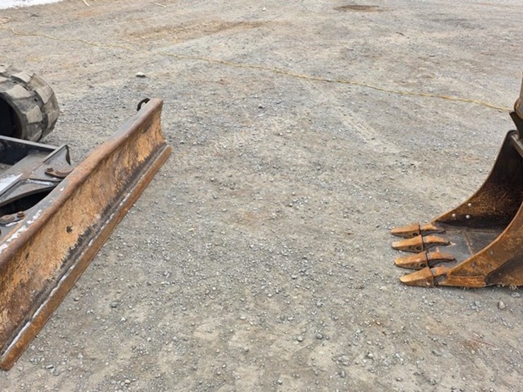 2019-deere-50g-image-41