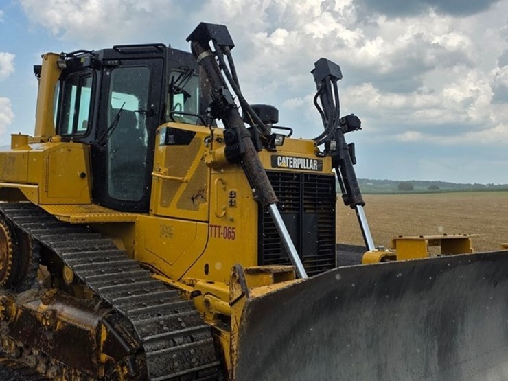 2012-caterpillar-d6t-xl-image-53
