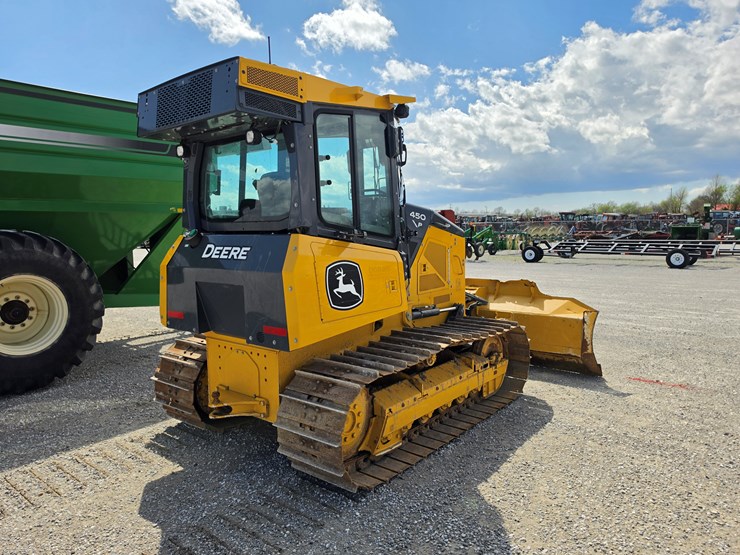 2023-deere-450-lgp-image-18