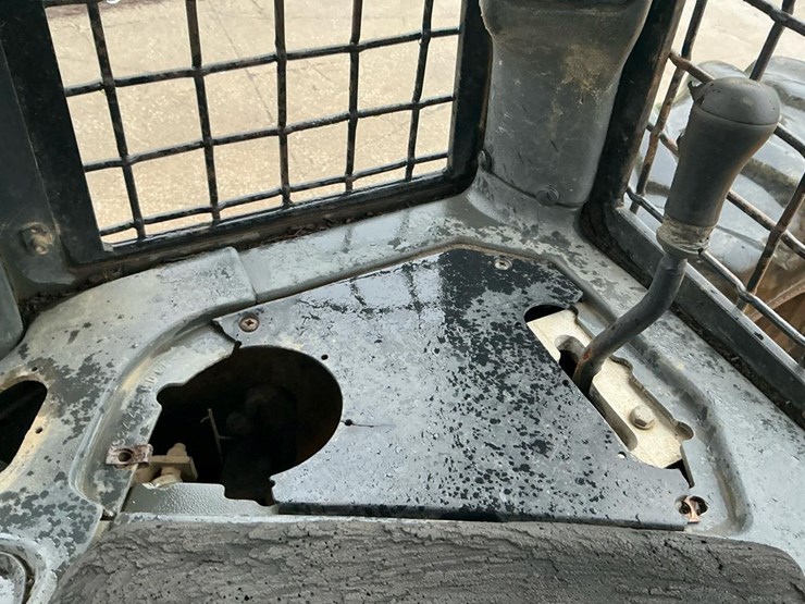 2012-deere-648-image-22