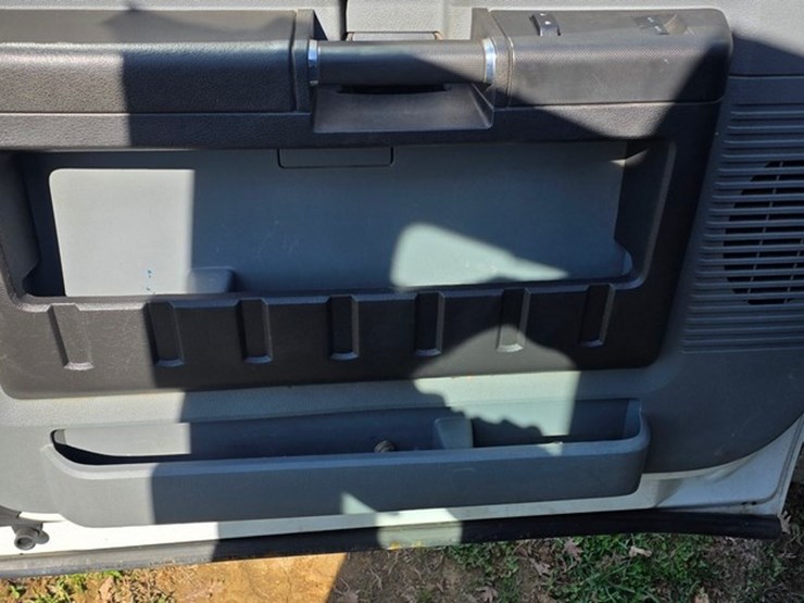 2014-ford-f350-image-51