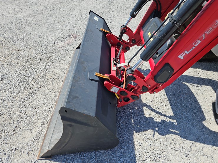 2019-massey-ferguson-6713-image-23