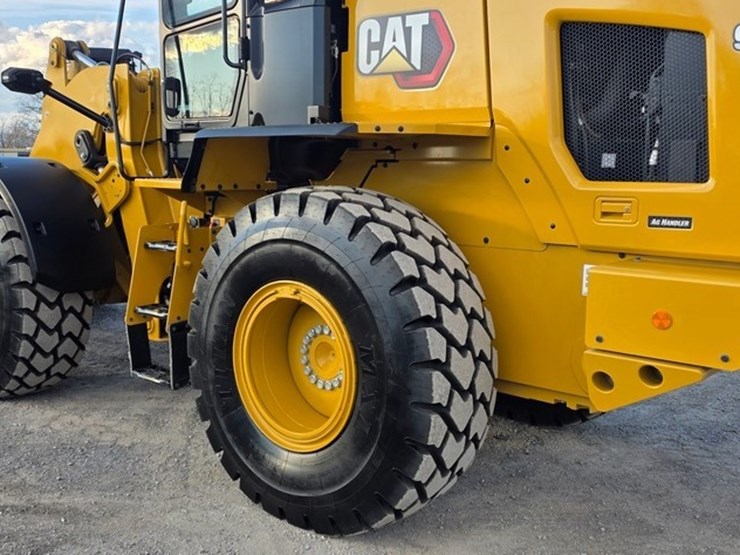 2024-caterpillar-930-image-23