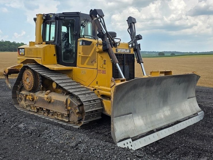 2012-caterpillar-d6t-xl-image-2
