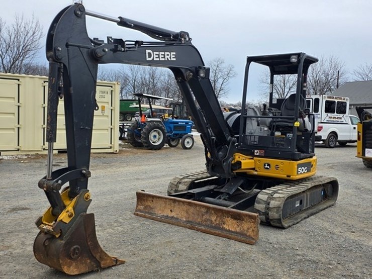2019-deere-50g-image-1