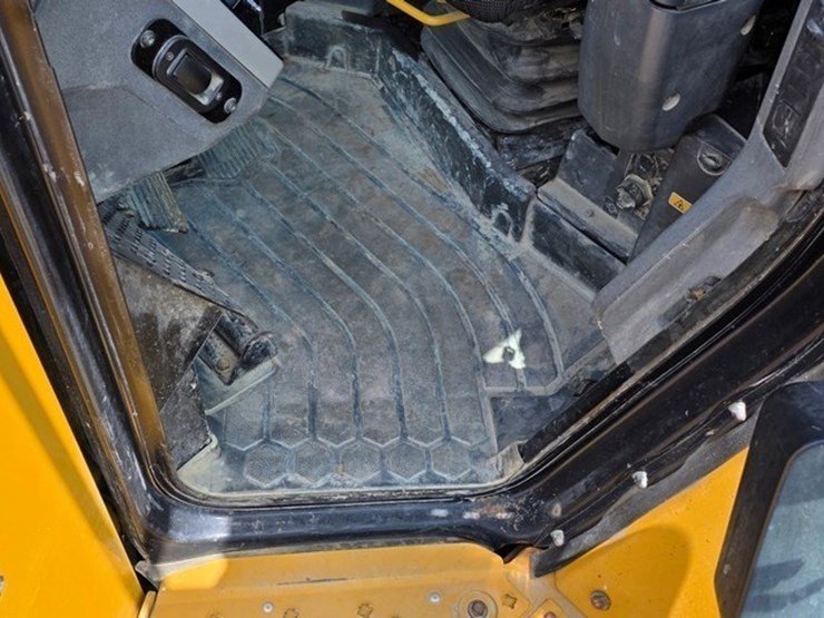 2021-caterpillar-d5-lgp-image-72