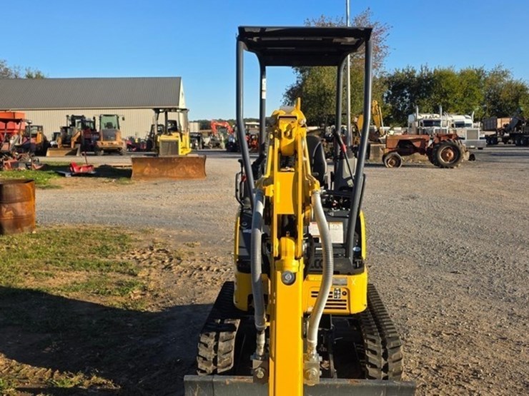 2022-kobelco-sk17sr-image-40