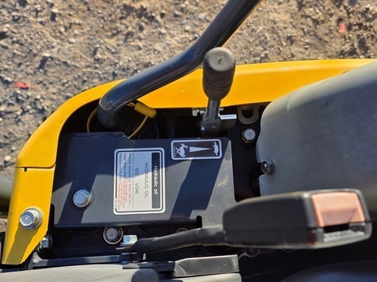 2022-kobelco-sk17sr-image-54