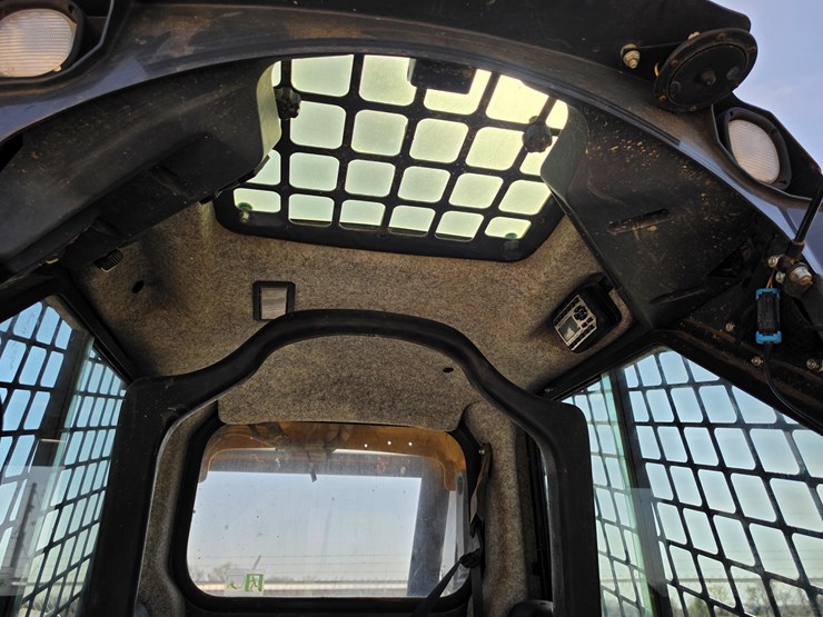 2015-deere-323e-image-8