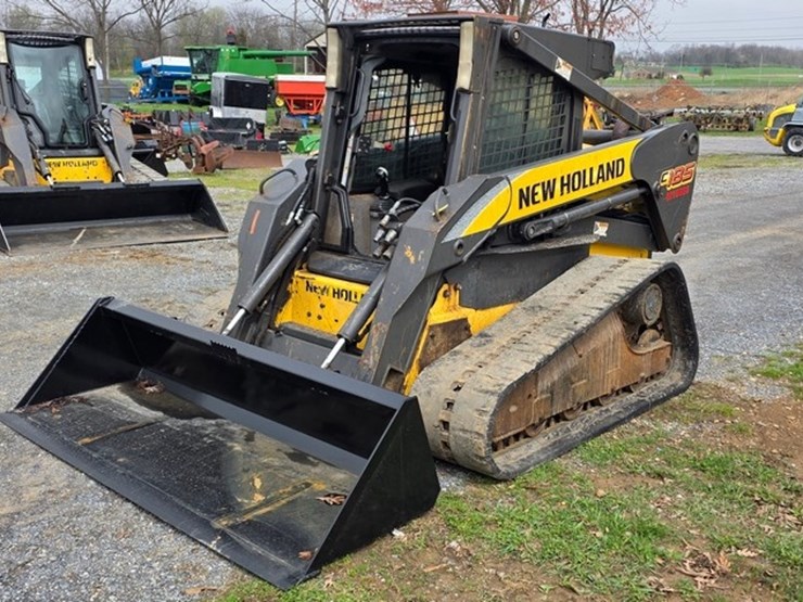 2010-new-holland-c185-image-2