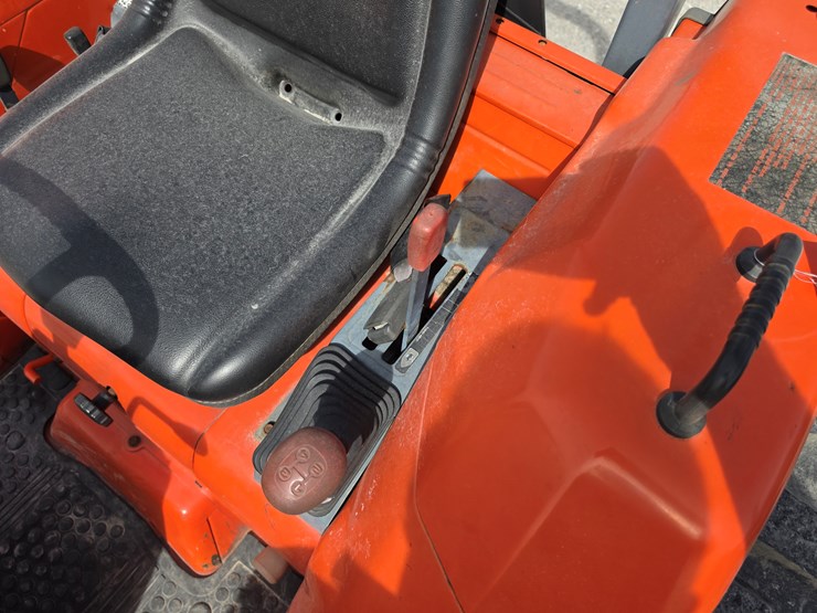 1997-kubota-l2900-image-7