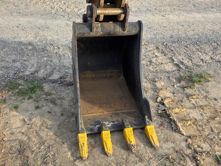 2021-case-cx80c-image-43