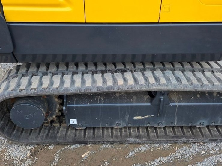 2020-new-holland-e57c-image-17