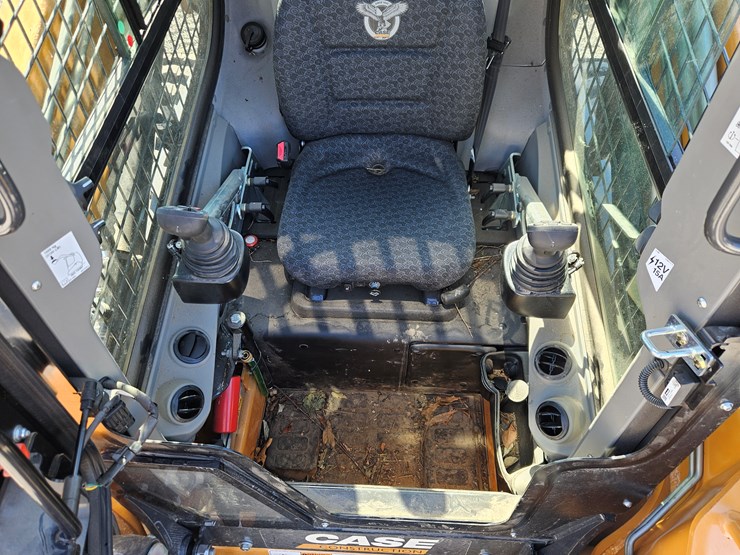 2024-case-tv450b-image-9